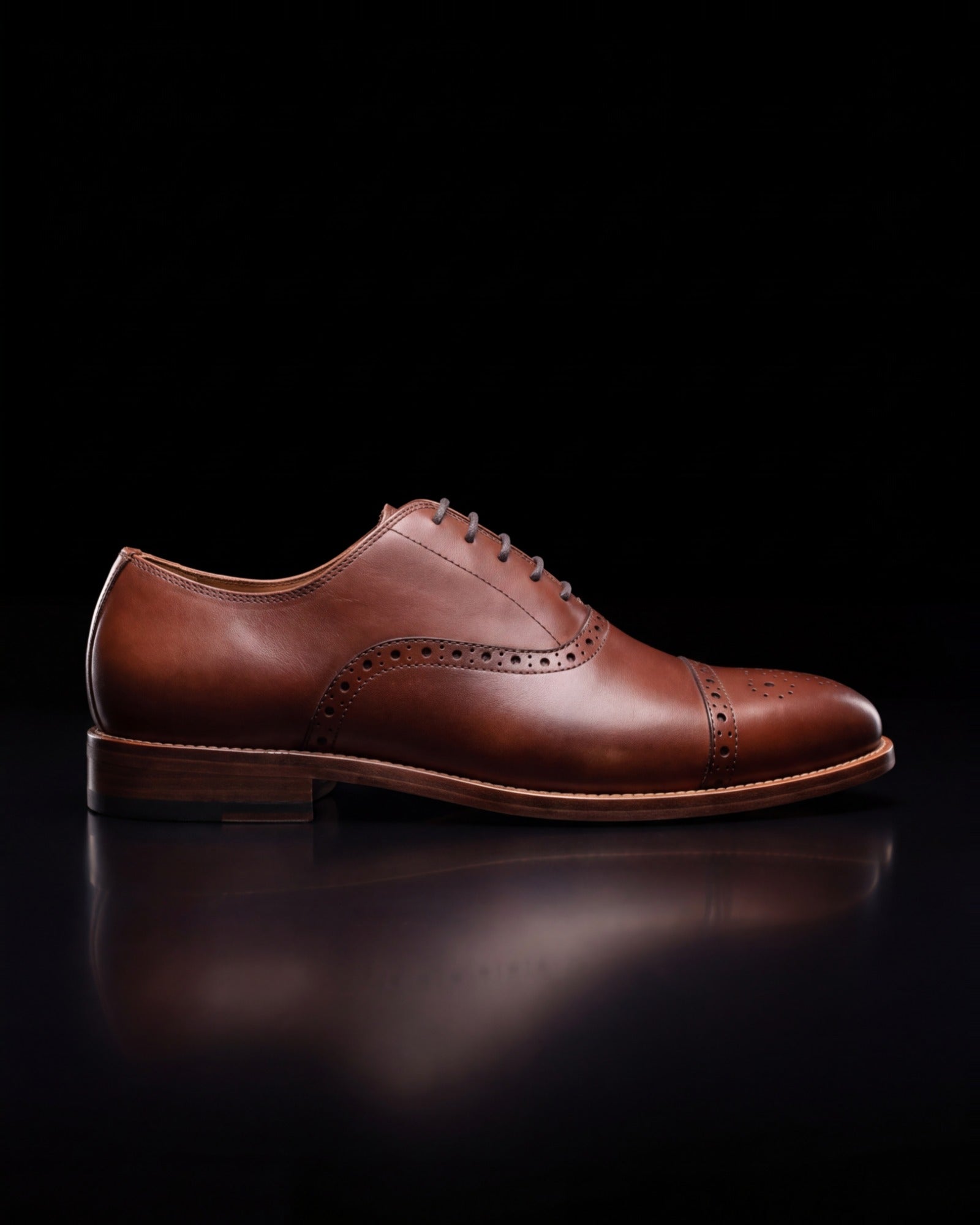 Bennett, lace-up in brandy, side view
