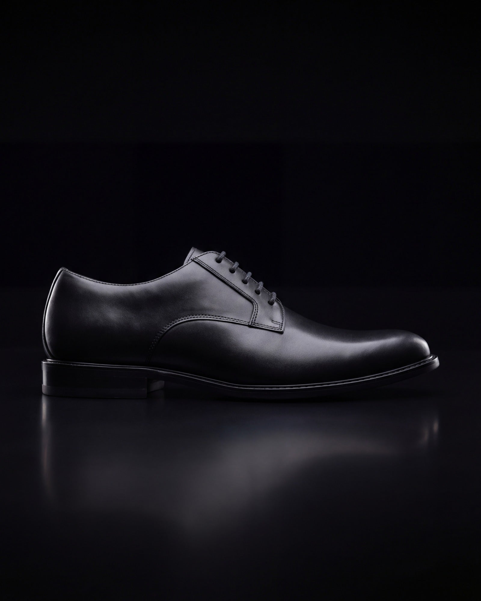 Brody, lace-up in black, side view