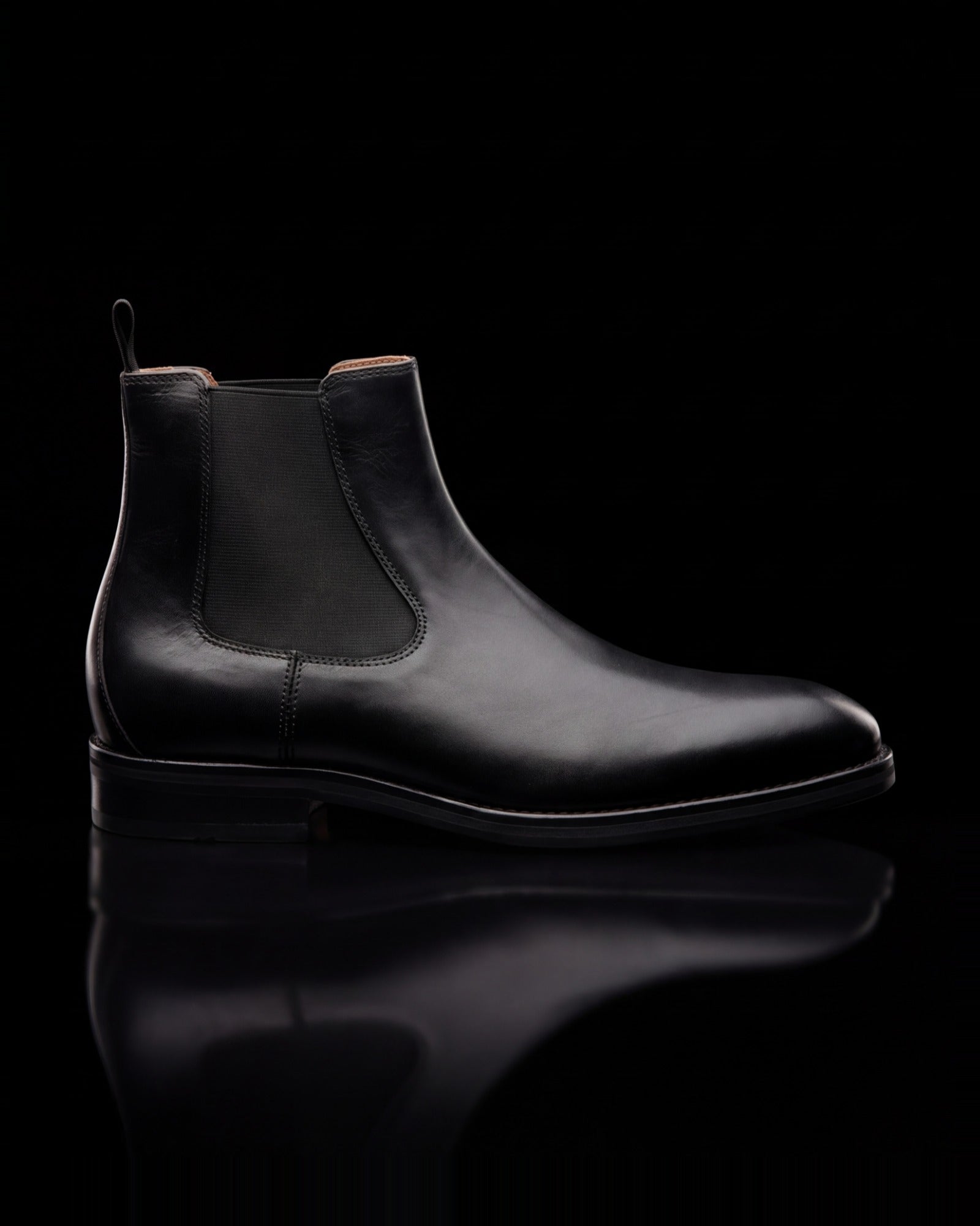 Brysen, boot in black, side view