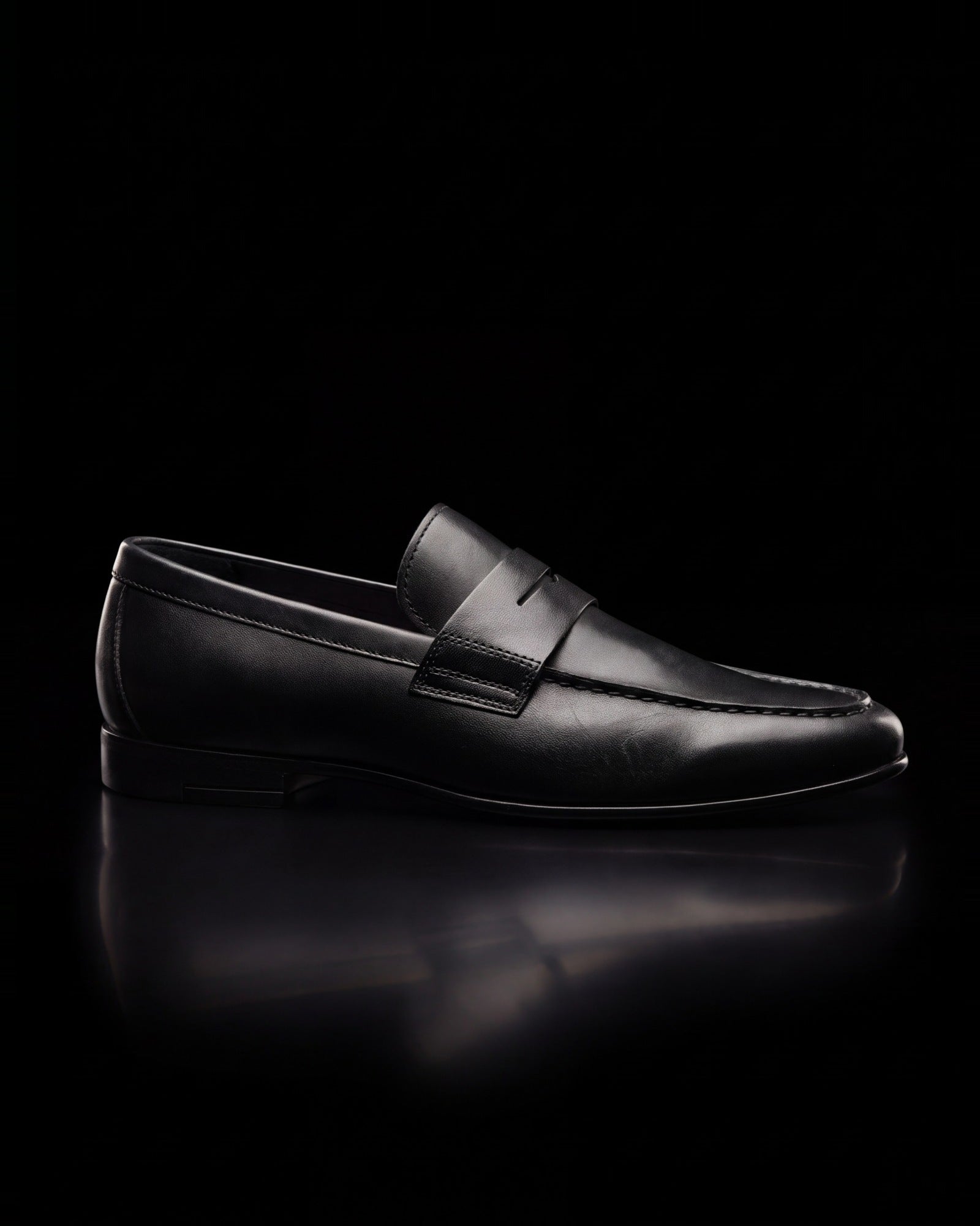 Morgan, slip-on in black, side view