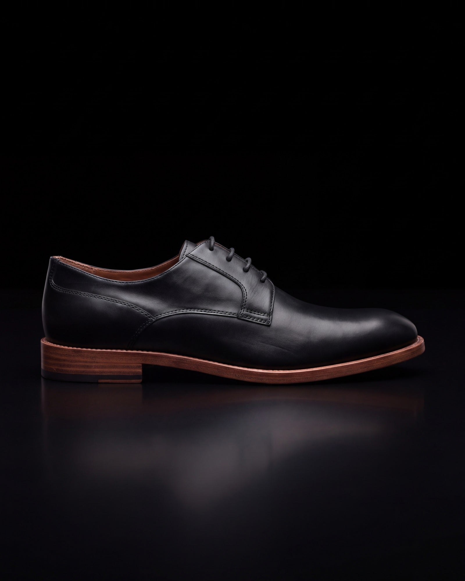 Hastings, lace-up in black, side view