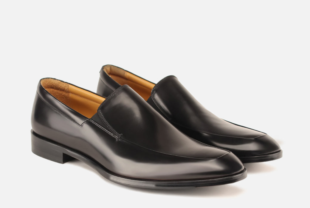 Gordon Rush Brighton Loafer in Black Leather Side View Pair